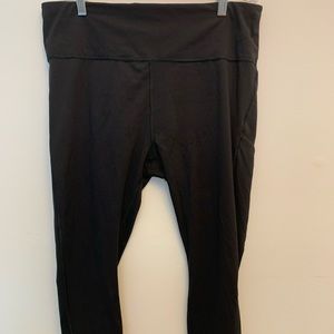 Athleta Black Ultimate Stash Pocket 7/8 Legging L